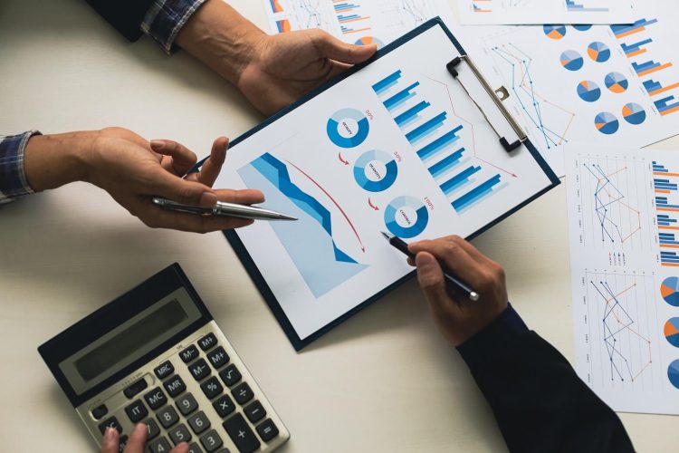 meeting-to-discuss-analyze-strategies-and-planning