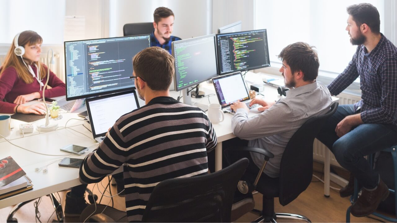 Cloud-Based Custom Software Development in Toronto: Key Trends to Watch